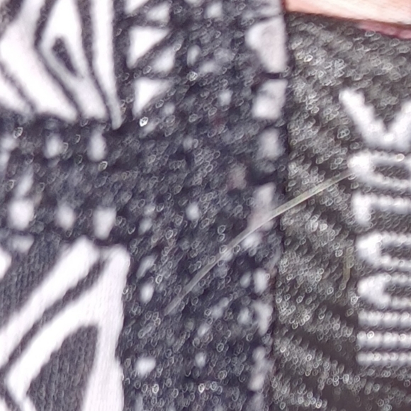 Like new Volcom leggings size small - Picture 3 of 5